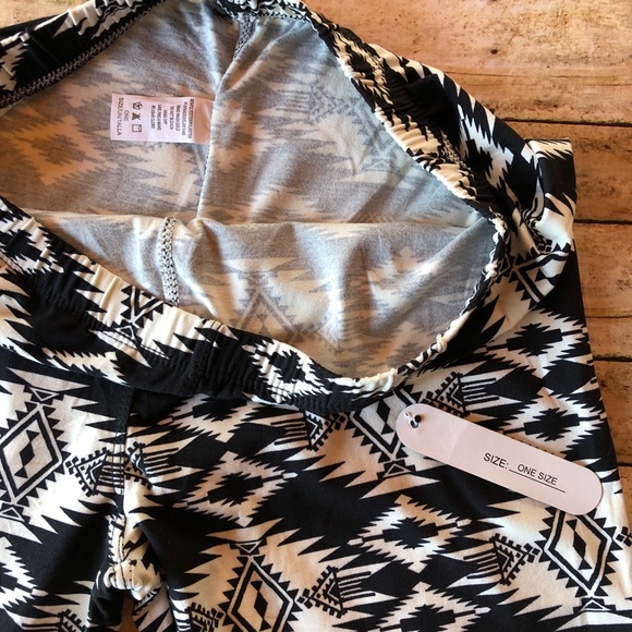 Unicorn Leggings. NWT - Picture 3 of 5